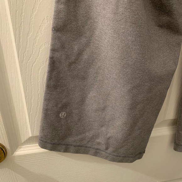 Lululemon yoga wide leg cropped pants used and in good condition, sanitized - Picture 3 of 6